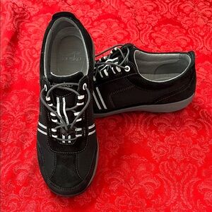 Dansko Helen Black Walking Sneakers EU 39 US 8.5-9 Suede Mesh Comfort Shoes